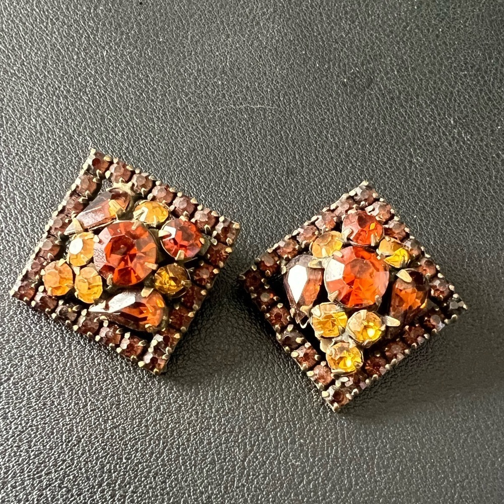Vintage Weiss 1950s Amber Rhinestone Square Clip On Earrings